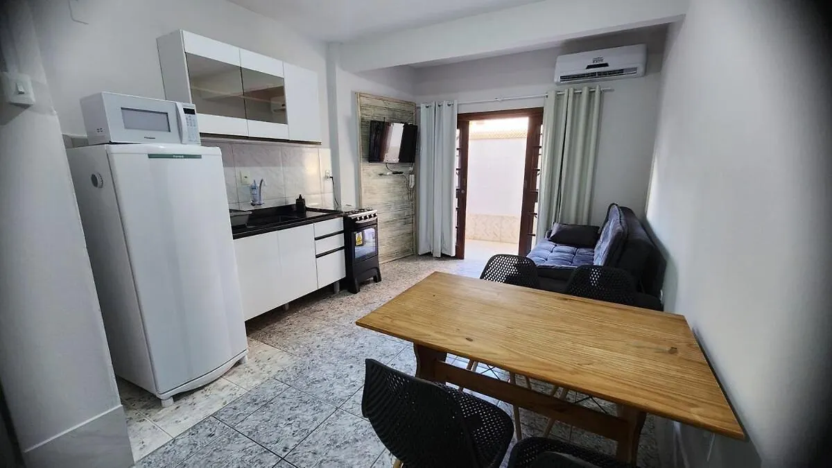 公寓 Balneário CamboriúT112 - Ap No Coracao De Bc, Wiffi,Tv,Ar E Patio Privado公寓